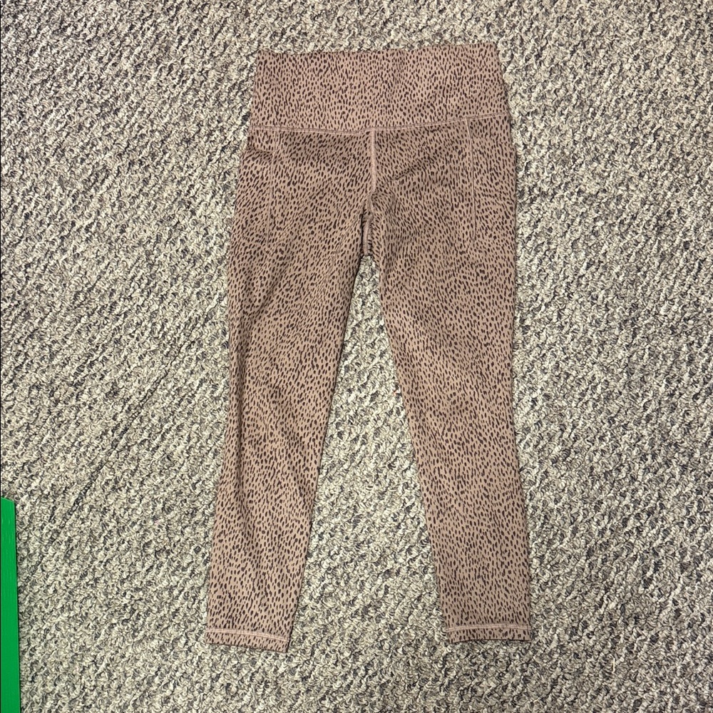 Athleta Mauve Leopard-Print salutation stash 7/8 length small